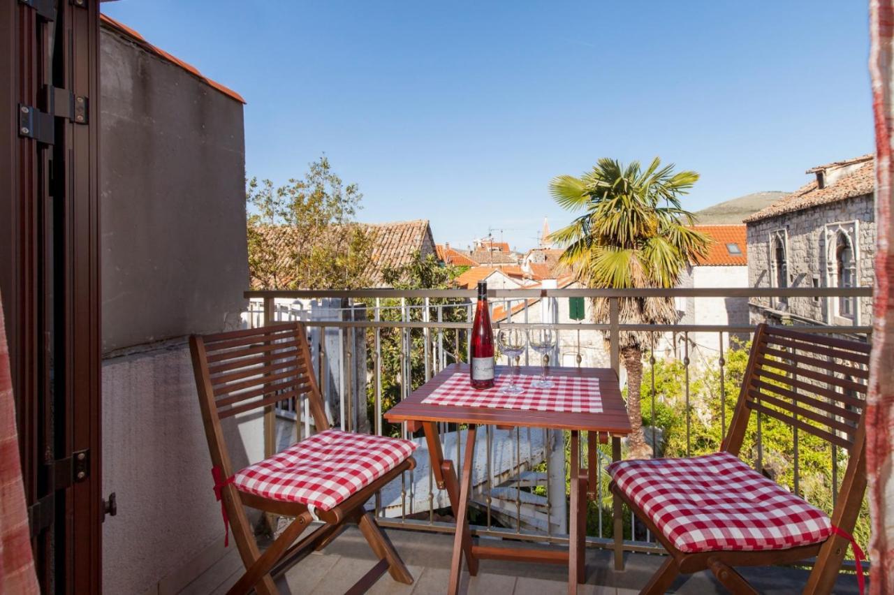 Апартаменты Apartman Dijana Трогир Экстерьер фото
