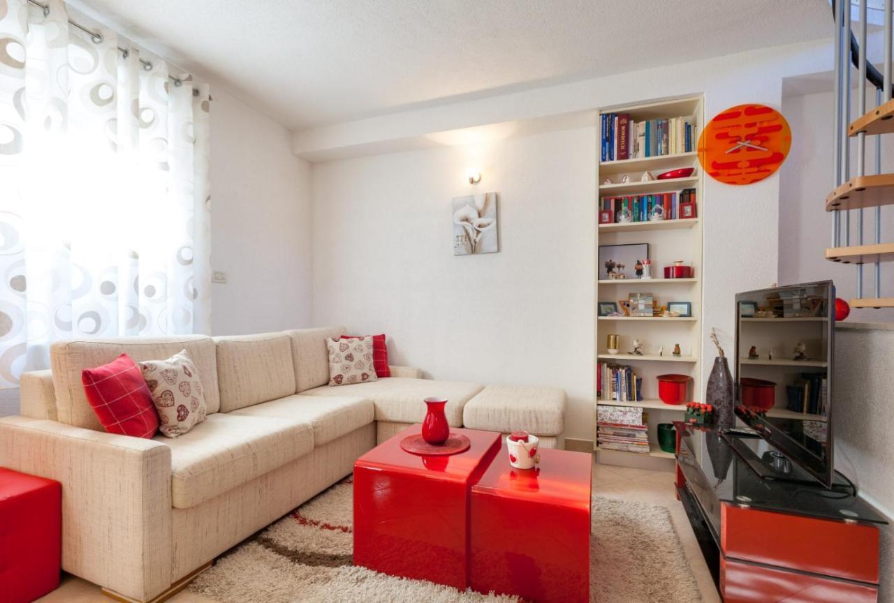 Апартаменты Apartman Dijana Трогир Экстерьер фото